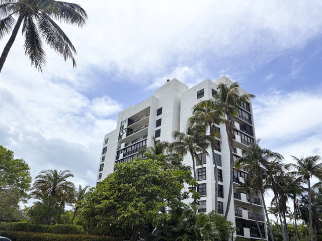 Commodore Club main photo